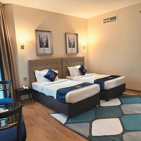 Seven Seas Hotel Дубай Екстериор снимка