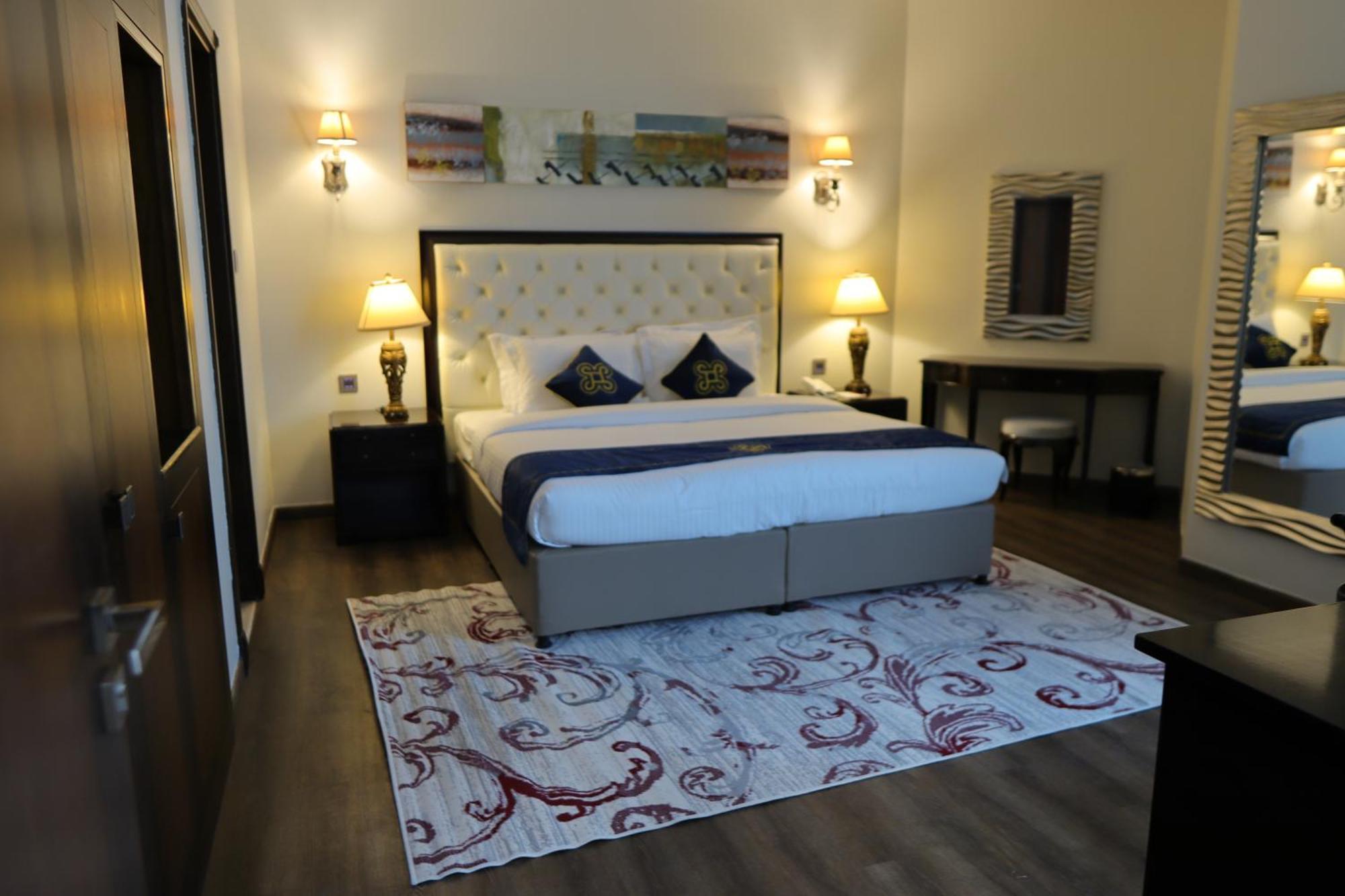 Seven Seas Hotel Дубай Екстериор снимка