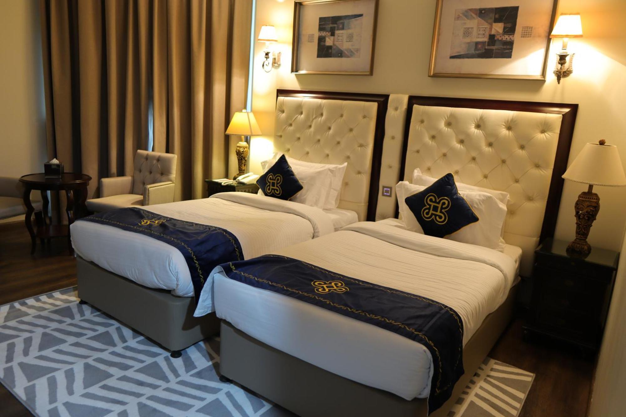 Seven Seas Hotel Дубай Екстериор снимка