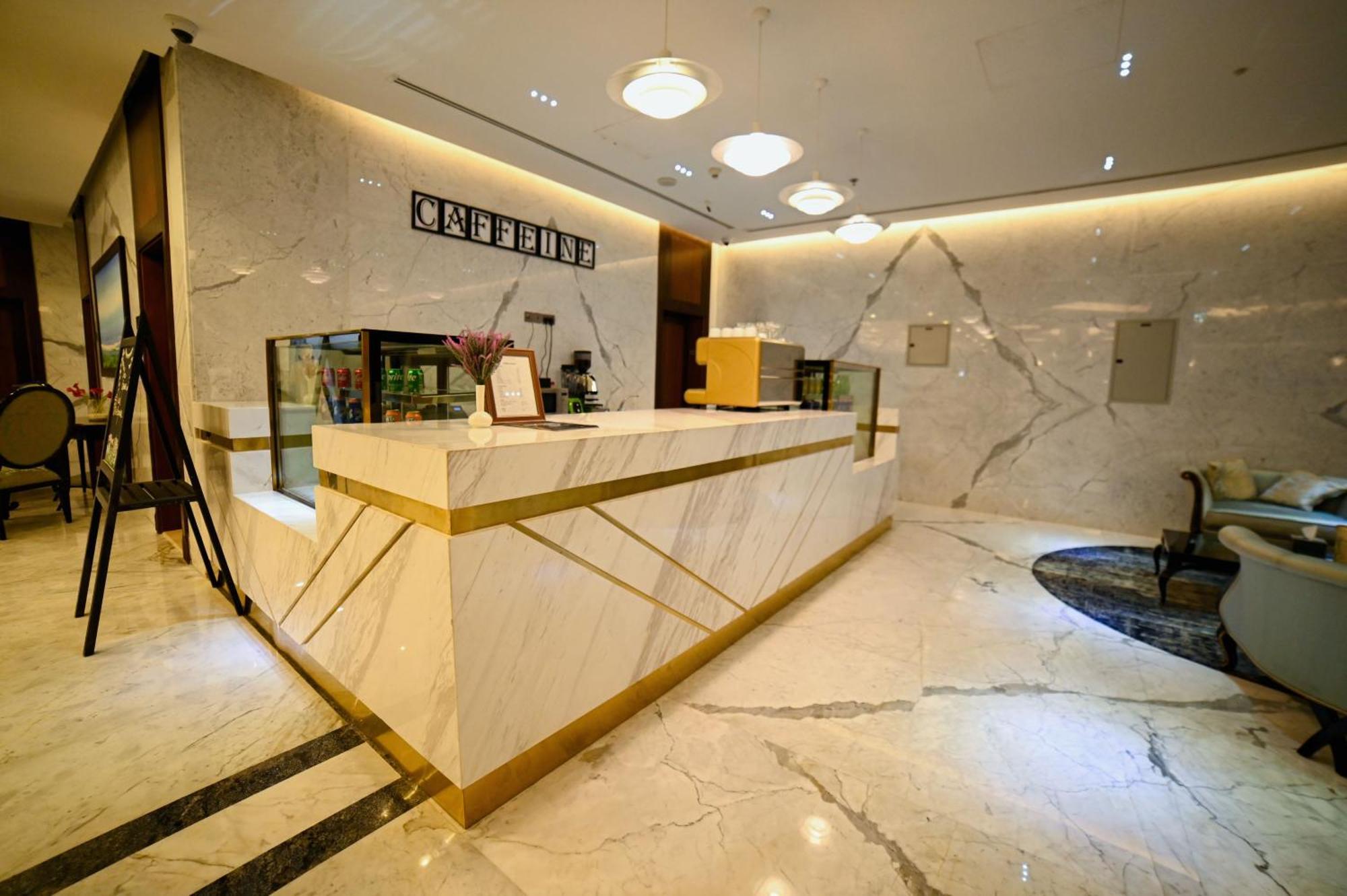 Seven Seas Hotel Дубай Екстериор снимка