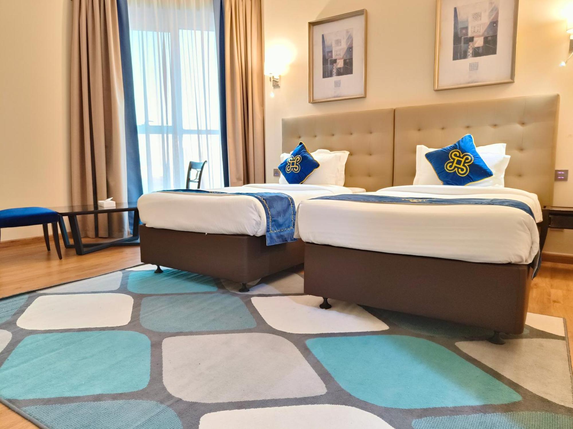 Seven Seas Hotel Дубай Екстериор снимка