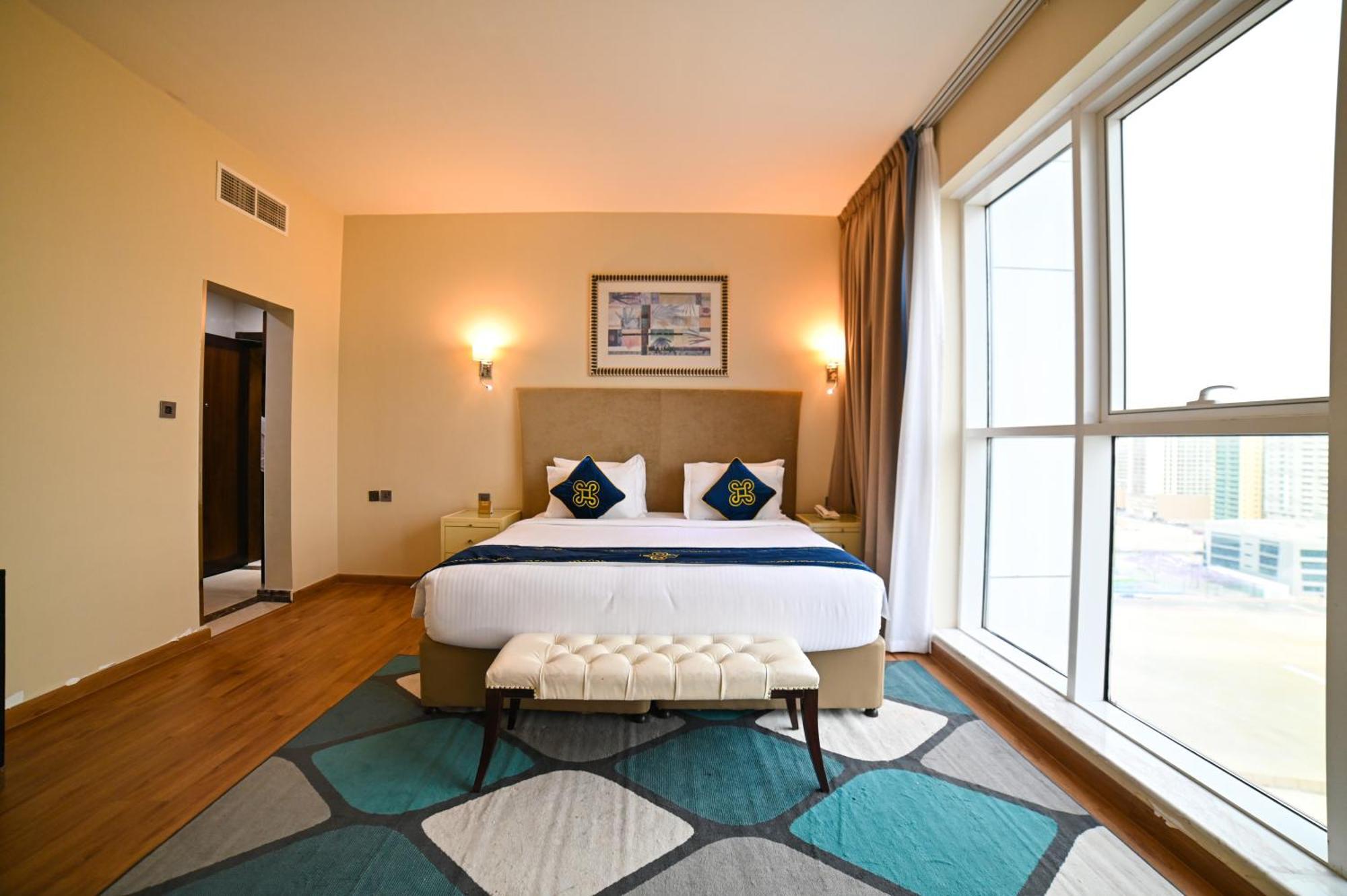 Seven Seas Hotel Дубай Екстериор снимка