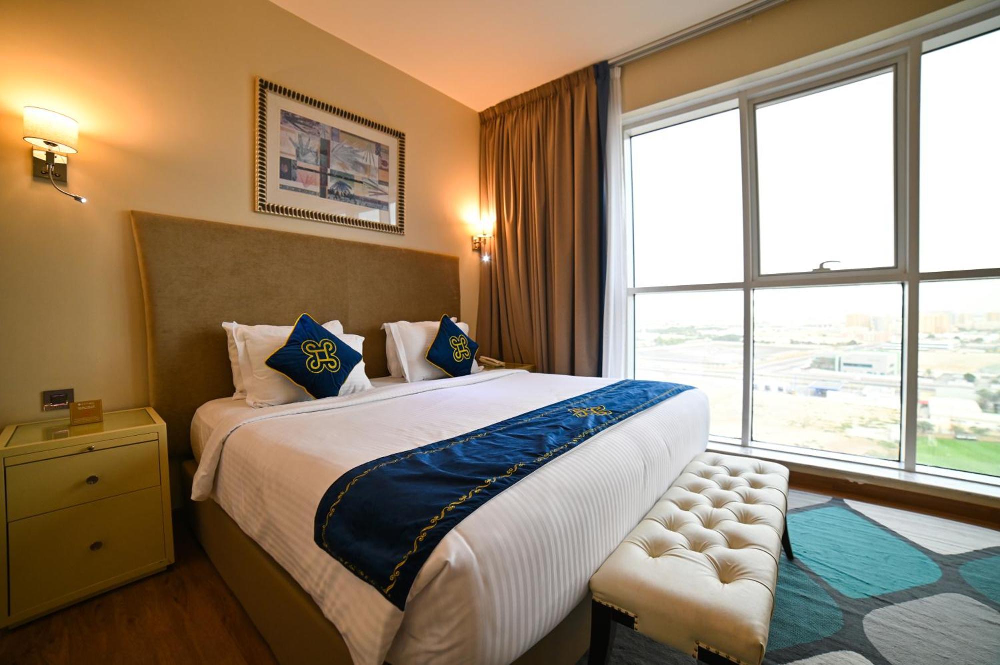 Seven Seas Hotel Дубай Екстериор снимка