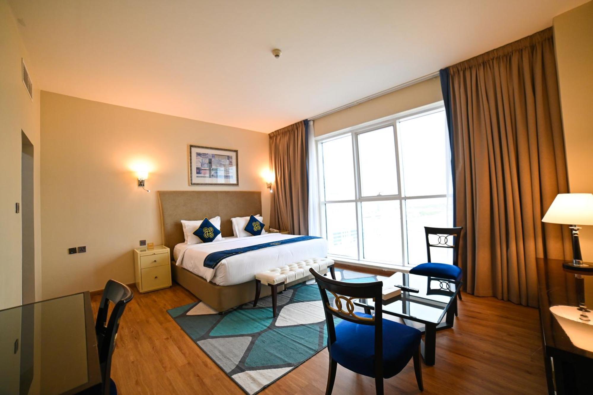 Seven Seas Hotel Дубай Екстериор снимка
