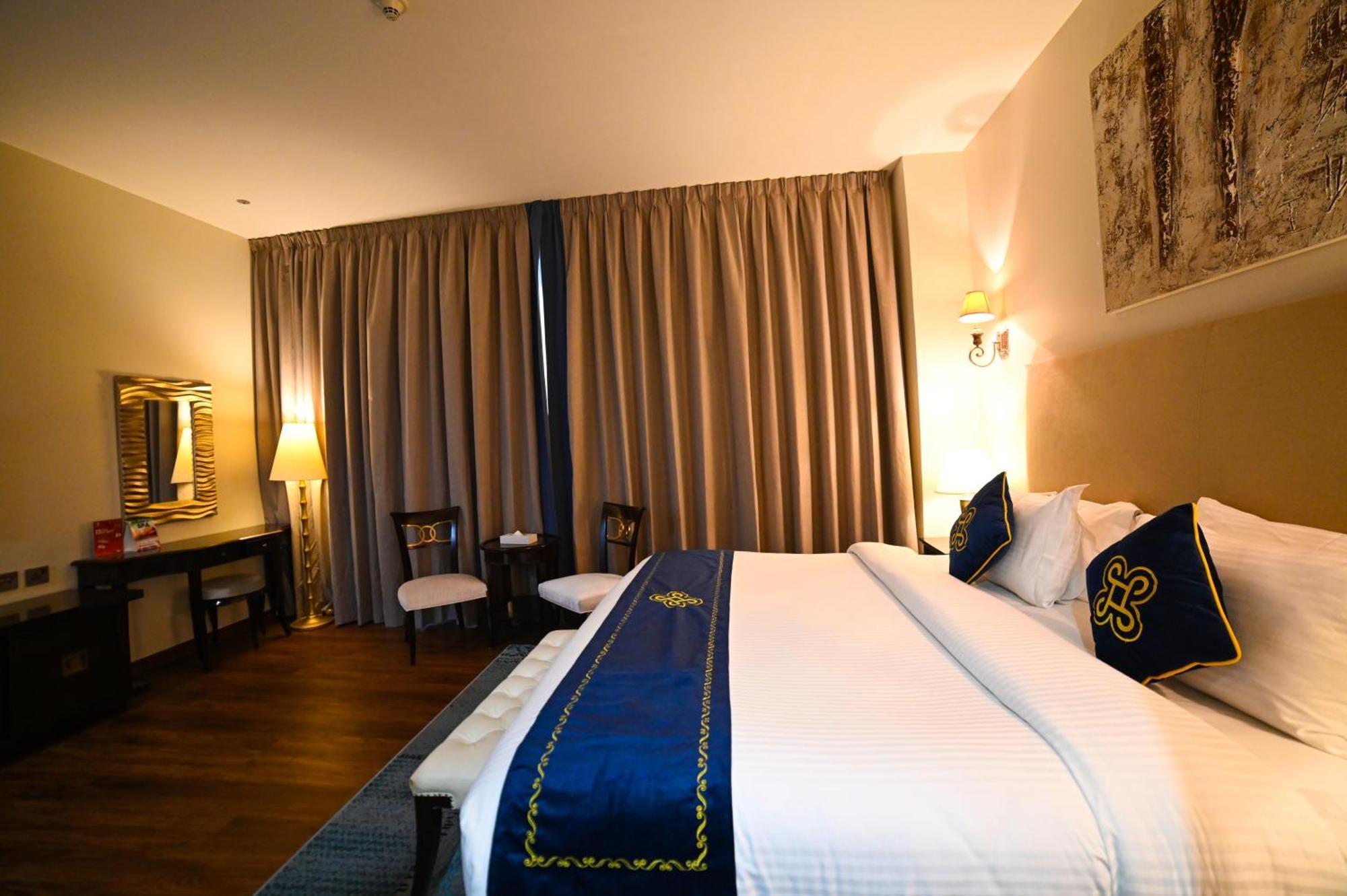 Seven Seas Hotel Дубай Екстериор снимка
