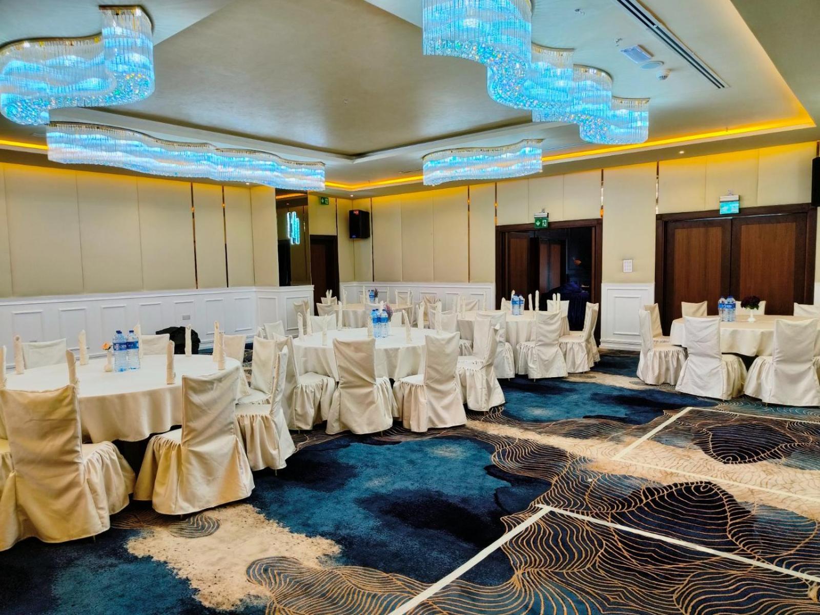 Seven Seas Hotel Дубай Екстериор снимка