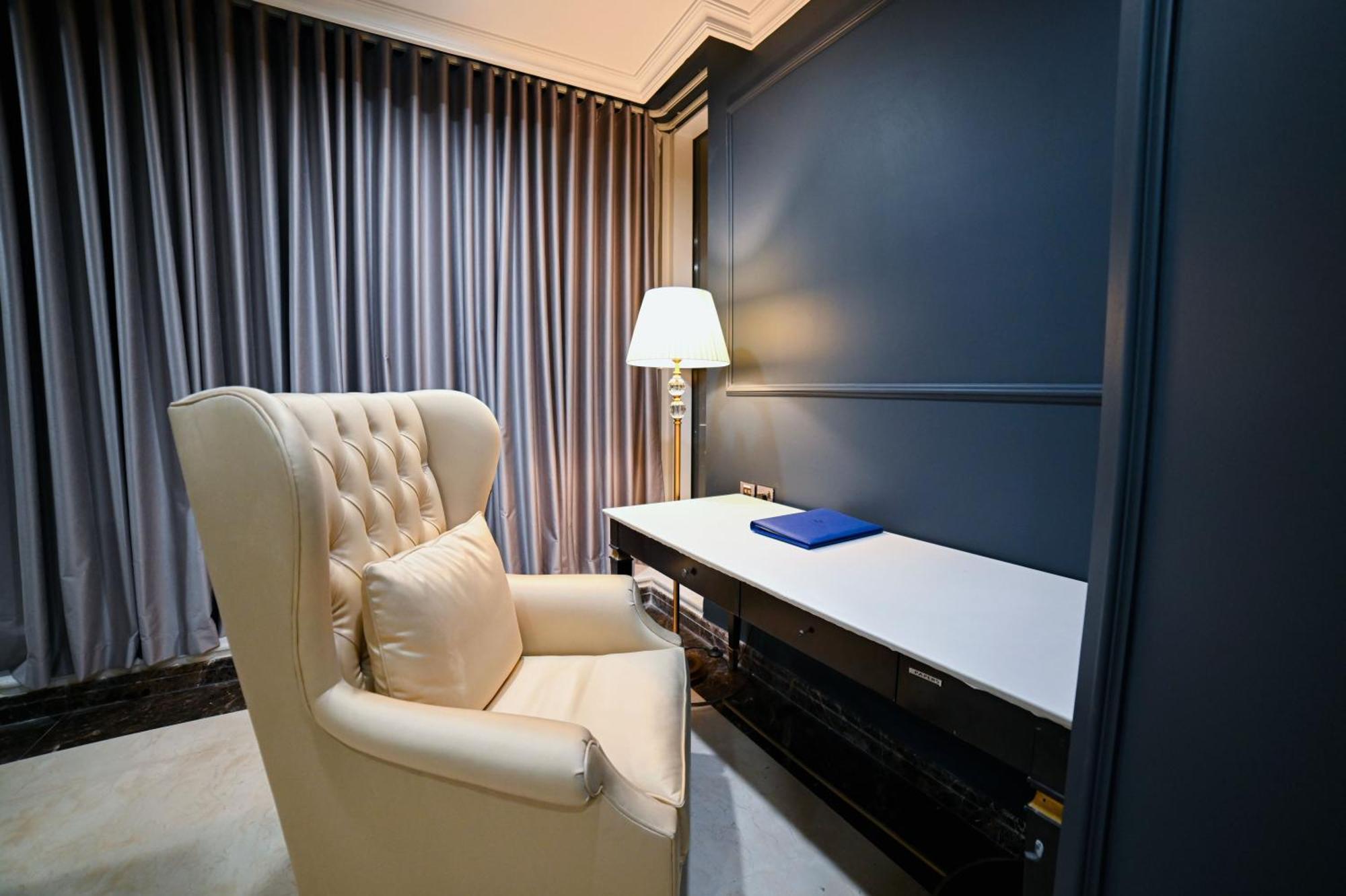 Seven Seas Hotel Дубай Екстериор снимка
